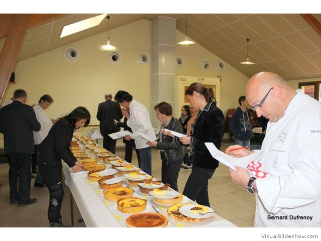 le jury des flans en plein exercice