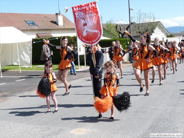 Les majorettes du Mayet de Montagne