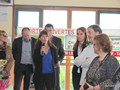 Valérie AFFAIRE, 1ère adjointe au Maire dévoilant les vainqueurs du concours de flan