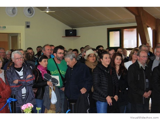 une assistance nombreuse et attentive...