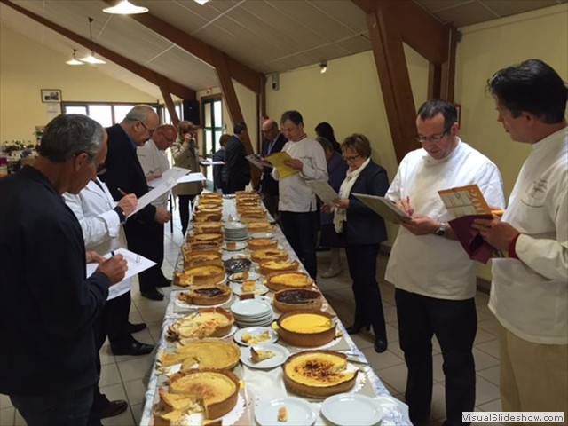 Le jury du flan en plein exercice