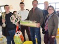 la famille GOLIARDON recevant son prix d'honneur