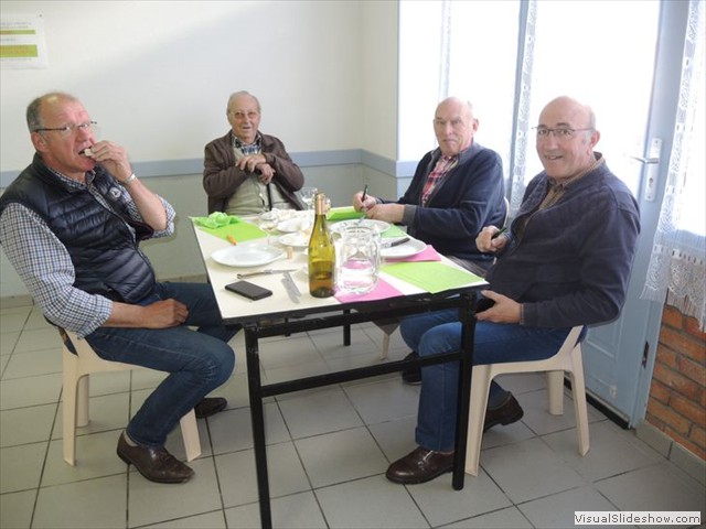 Le jury en fromage de chèvre à l'issue de la dégustation à l'aveugle